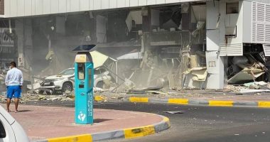 أبوظبى: نتعامل مع عدة حرائق بمصنع بروج للكيماويات إثر سقوط شظايا اعتراض ناجح