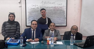 مناقشة مشروعات تخرج شعبة الإذاعة والتليفزيون بآداب الزقازيق