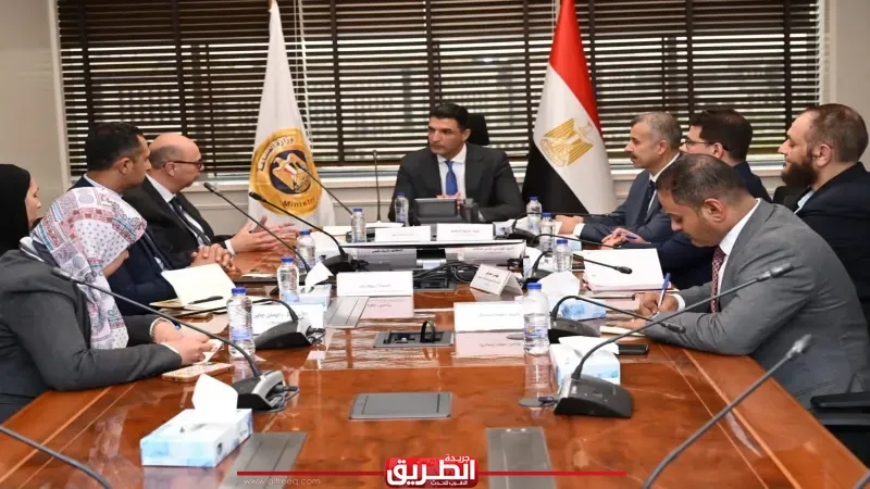 وزير الصناعة يبحث مع مجموعة سان جوبان مصر خطط التوسع في مصر وتعزيز الاستثمارات