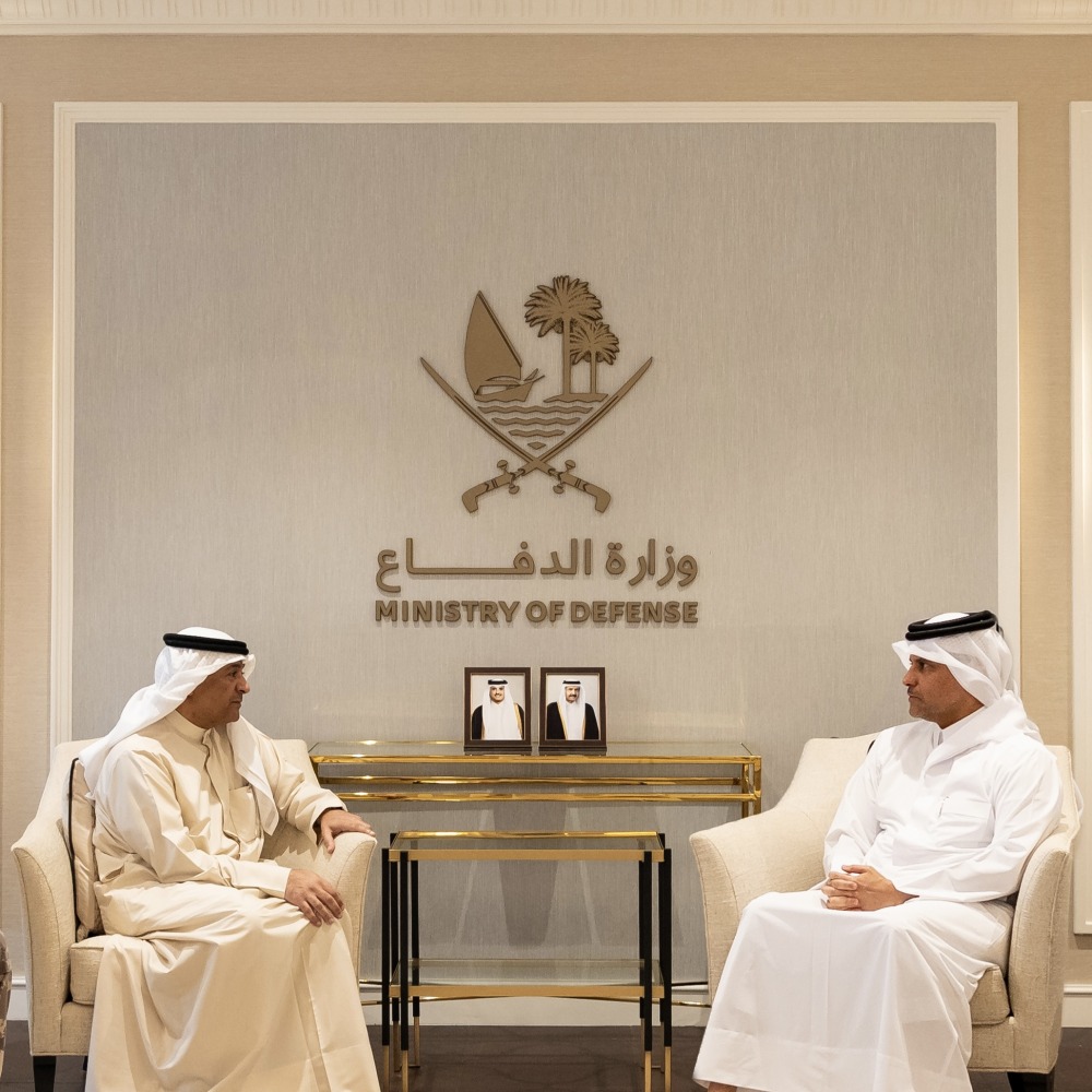 ‫ نائب رئيس مجلس الوزراء ووزير الدولة لشؤون الدفاع يلتقي الأمين العام لمجلس التعاون الخليجي