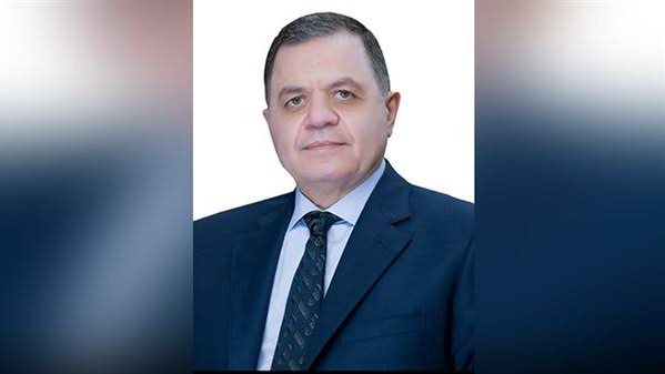 وزير الداخلية يهنئ رئيس الوزراء وقيادات الدولة بعيد الفطر