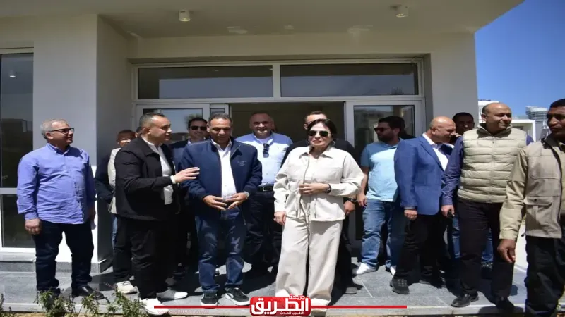 عقب جولتها بمشروعات مارينا.. وزيرة الإسكان تتفقد الأبراج الشاطئية وطريق البوليفار وكمبوند ”مزارين” بمدينة العلمين الجديدة