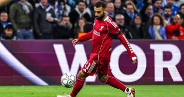من محمد صلاح إلى زيدان والمجبري.. العرب في مرمى العنصرية بملاعب أوروبا