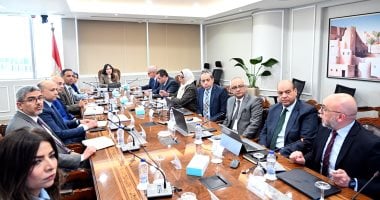 وزيرة الإسكان تستعرض خطط شركة "سيتي إيدج" وموقف عدد من المشروعات