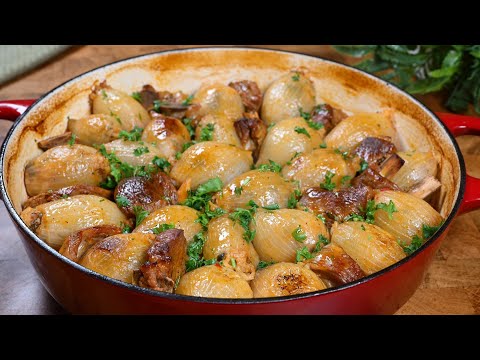 These stuffed onions are CRAZY delicious! With tender meat!