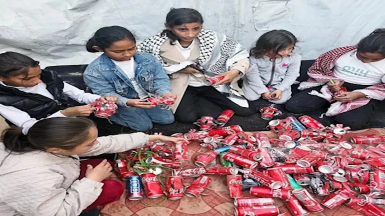 مع اقتراب رمضان.. أطفال غزة: نصنع سعادتنا فلا يأس في أرضنا- صور وفيدي