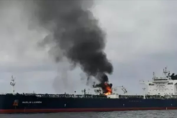 الحرس الثوري: استهدفنا سفينة دعم أمريكية على مسافة كبيرة من ميناء صلالة
