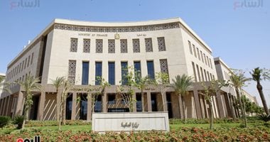 وزير المالية: غدا بدء صرف مرتبات العاملين بالدولة بمناسبة شهر رمضان