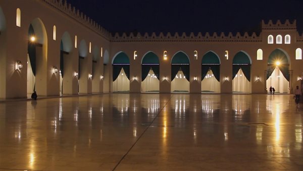 موعد أذان العشاء اليوم الأحد 31 - 5 - 2026 في القاهرة والمحافظات