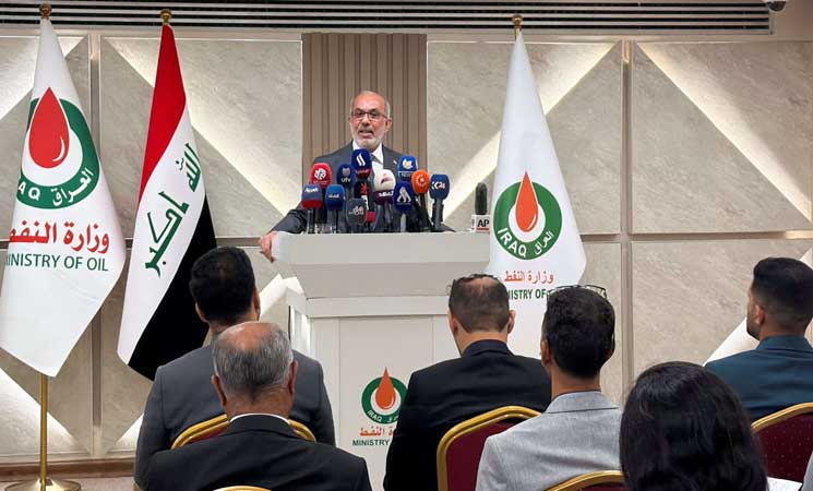 العراق يعلن تصدير 10 ملايين برميل نفط في أبريل عبر مضيق هرمز