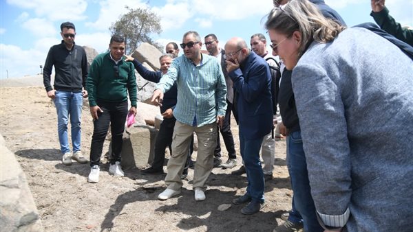 أمين المجلس الأعلى للآثار يتفقد منطقة بهبيت الحجارة بالغربية لبحث خطة تطويره