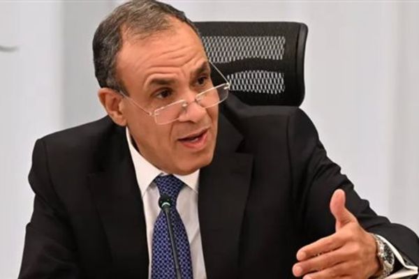وزير الخارجية يبدأ جولة خليجية لتعزيز التنسيق العربي واحتواء التصعيد الإقليمي