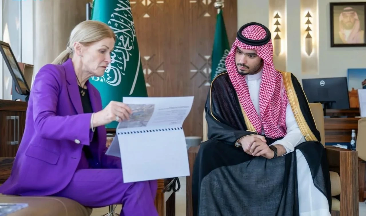 الأمير راكان بن سلمان يستقبل الرئيس التنفيذي للمسار الرياضي