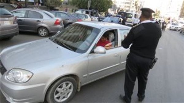 تحرير 896 مخالفة ملصق إلكتروني ورفع 35 سيارة ودراجة نارية متروكة
