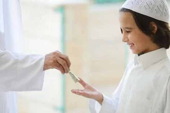 العيديّة الرقميّة.. فرحة العيد تنتقل من الورقة النقديّة إلى التحويل البنكي