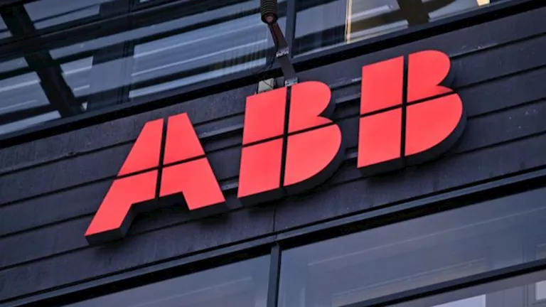 تعاون مشترك بين شركة ABB و"العز الدخيلة للصلب" لتحديث أنظمة التشغيل