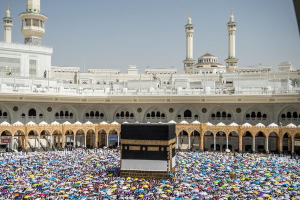 استعدادات طواف الوداع.. منظومة تشغيلية شاملة لتنظيم حركة الطواف والسعي لضيوف الرحمن