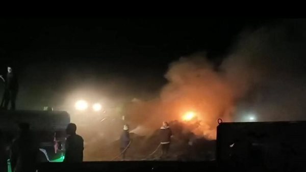 حريق في مصنع أخشاب غرب طهطا بسوهاج والدفع بـ 3 سيارات إطفاء