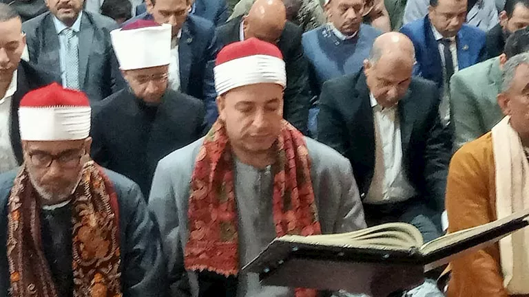 الشيخ طه النعماني يؤم المصلين خلال صلاتي العشاء والتراويح بالمنيا