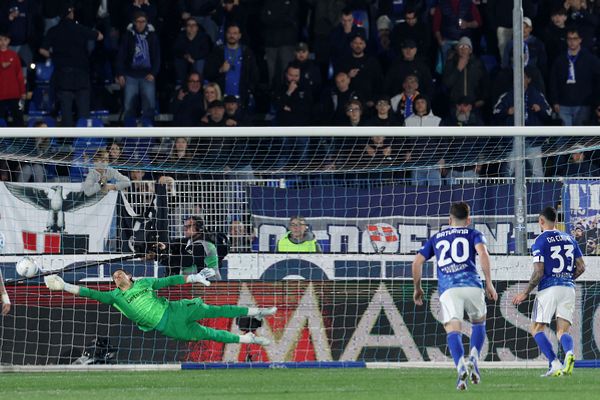 إنتر ميلان يفوز على كومو ويقترب من حسم لقب الدوري الإيطالي