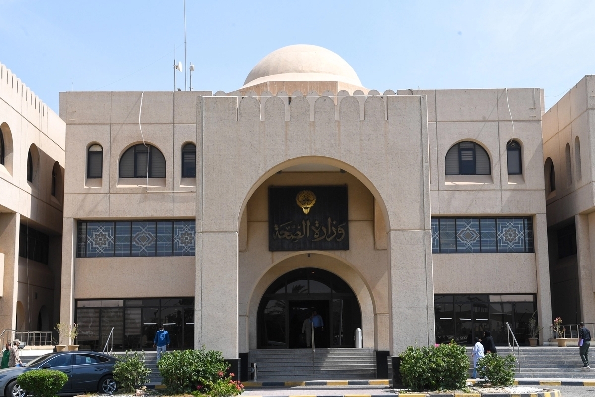 «الصحة»: وفاة طفلة متأثرة بإصابتها إثر سقوط شظايا في منطقة سكنية