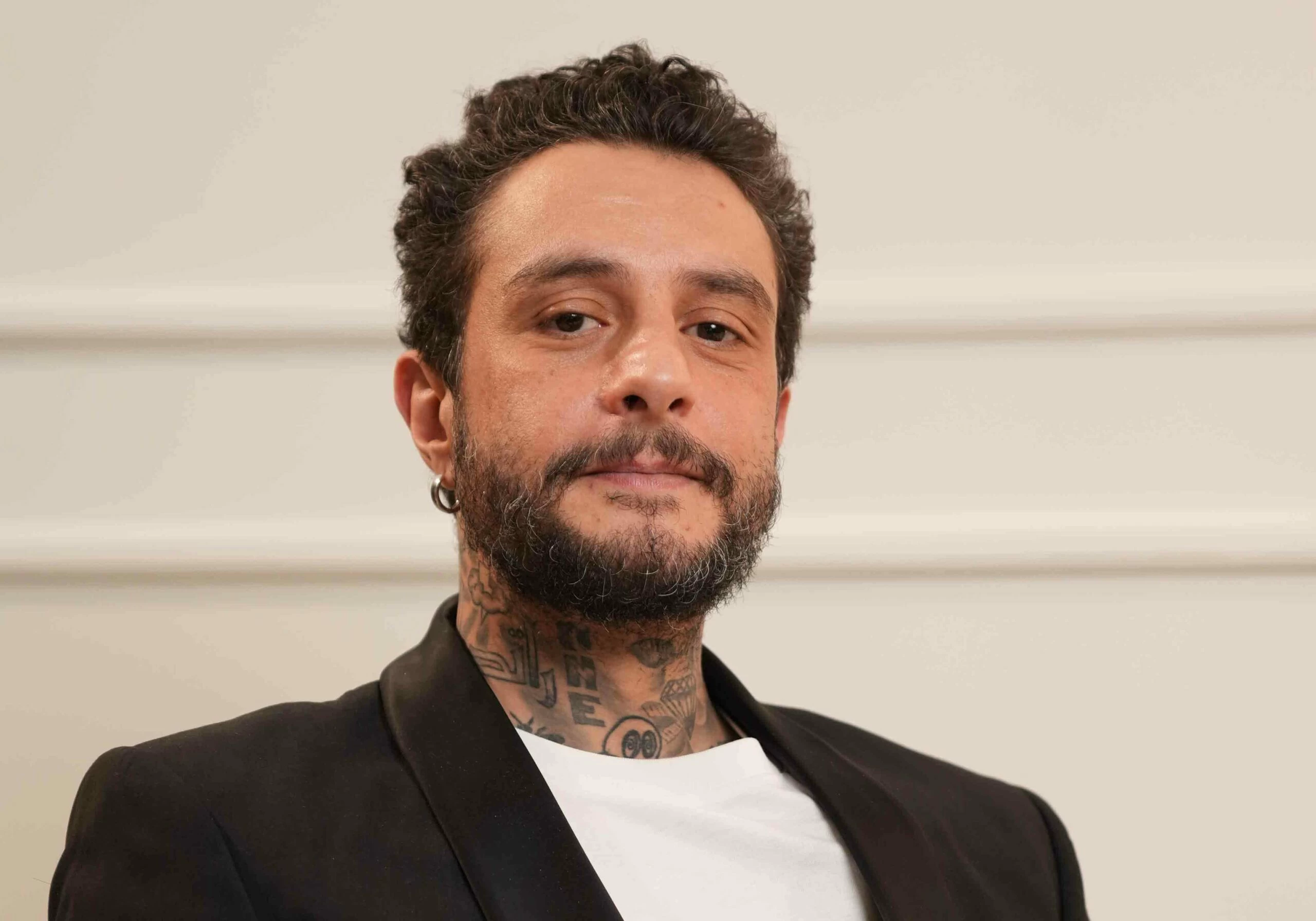 «وجدت ملكتي».. ما حقيقة ارتباط أحمد الفيشاوي بـ«كاميلا»؟