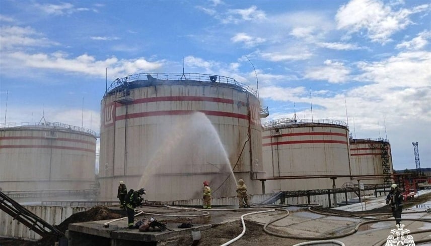 استهدف مصفاة نفط..أوكرانيا تشن أبعد هجوم في عمق روسيا