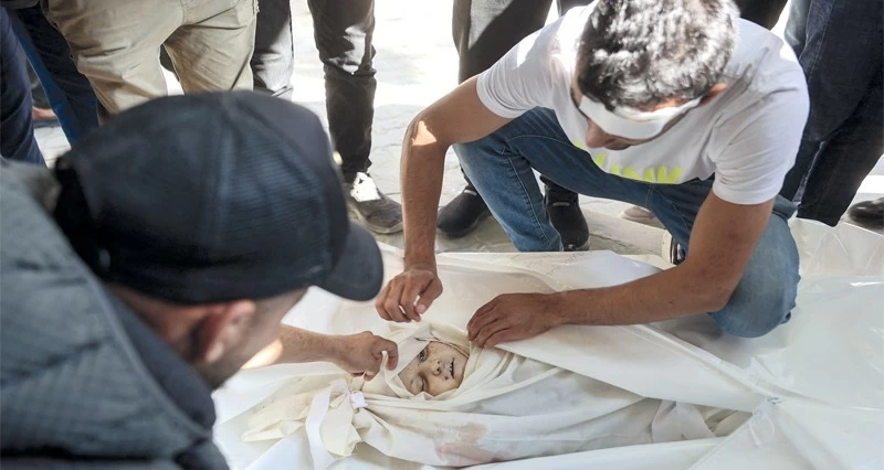 مجزرة «إسرائيلية» فـي غزة.. والاحتلال يوسع الخط الأصفر