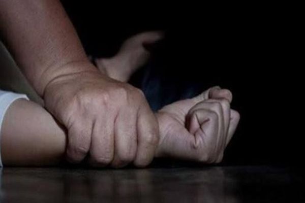 محامي صاحب بيت فاطم للضحايا: كل من تعرضت لأذى التوجه للنيابة