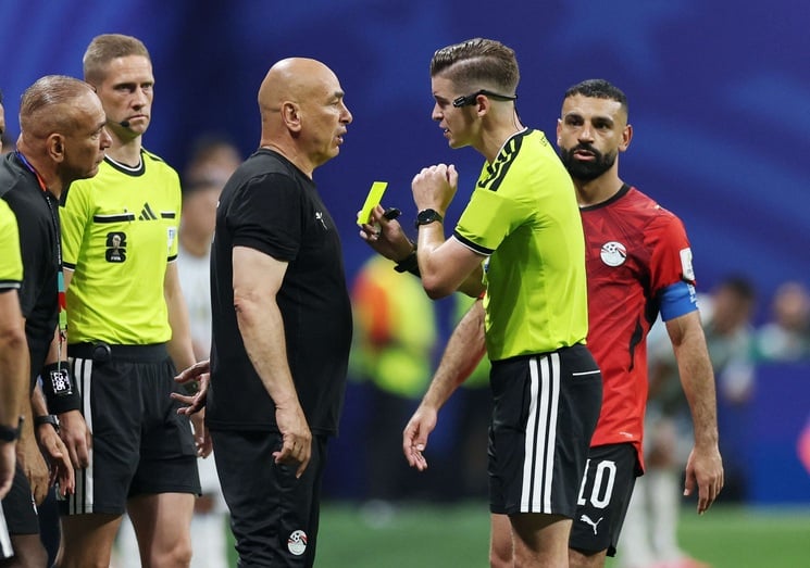 حسام حسن يتهم فيفا بمساندة الأرجنتين من أجل استمرار ميسي في كأس العالم