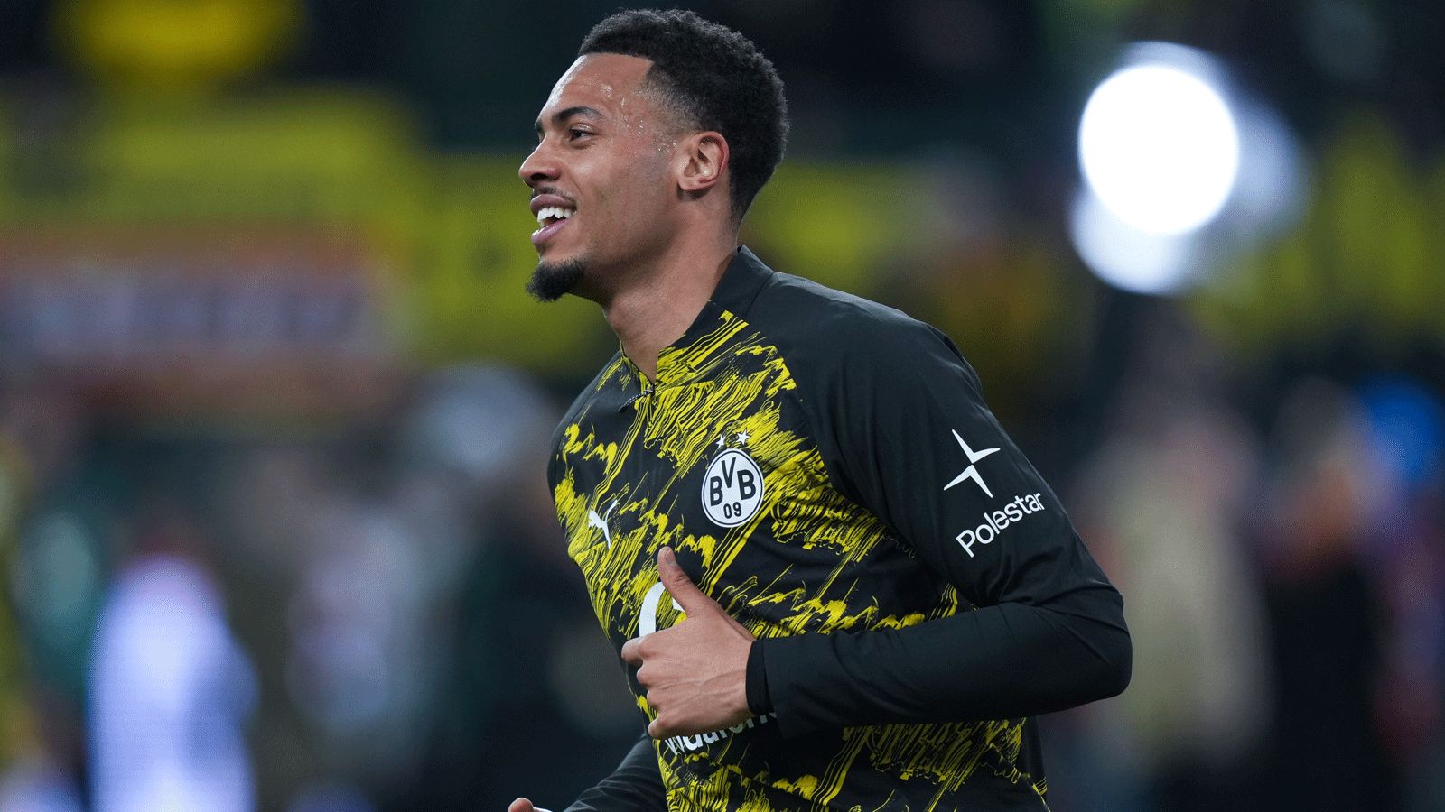 رحيل قريب عن بوروسيا دورتموند رغم التعاقد الجديد؟ الكشف عن تفاصيل جديدة حول تمديد عقد فيليكس نميشا