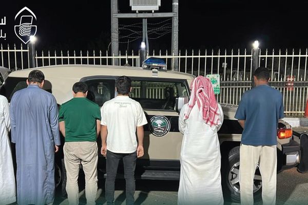 القبض على (4) وافدين ومواطنين لمحاولتهم دخول العاصمة المقدسة عبر الطرق الترابية والأودية