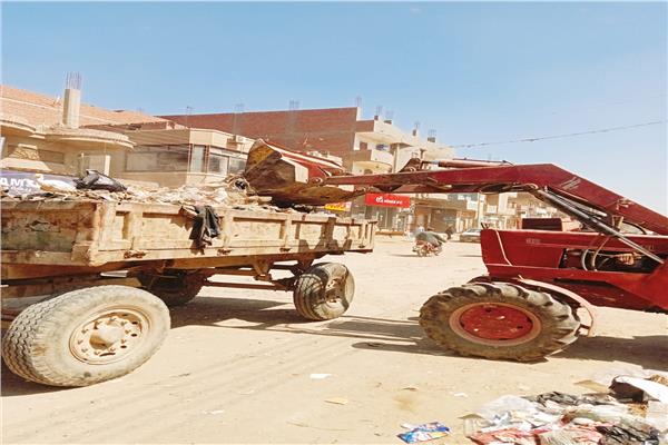 حملات مكثفة للنظافة ورفع الإشغالات بمركزي إطسا وطامية
