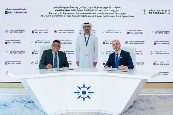 تعاون بحثي بين"موانئ أبوظبي" وجامعة نيويورك أبوظبي لتعزيز كفاءة عمليات الموانئ
