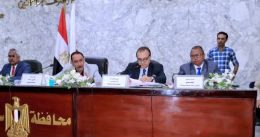 محافظ سوهاج: منع الإجازات لجميع القيادات التنفيذية حتى انتهاء أعمال الموجة 29