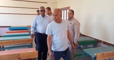 نائب محافظ سوهاج يتفقد لجان الثانوية العامة للتأكد من جاهزيتها قبل الامتحانات