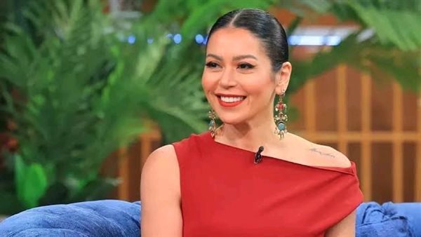 هل تعتزل لقاء الخميسي الفن وترتدي الحجاب؟