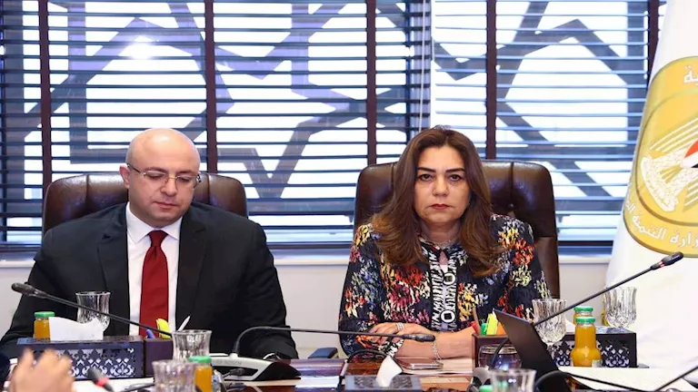 منال عوض: بحيرة قارون على أولوية الدولة