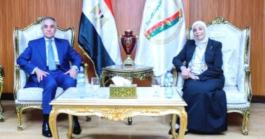وزير العدل يهنئ رئيسة هيئة النيابة الإدارية بتولي منصبها