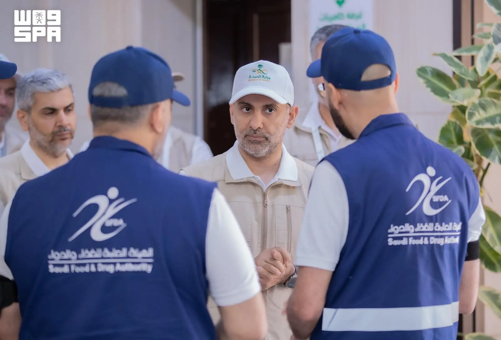وزير الصحة يزور مركز عمليات الحج التابع “للغذاء والدواء” ويتفقد جاهزية خدماته