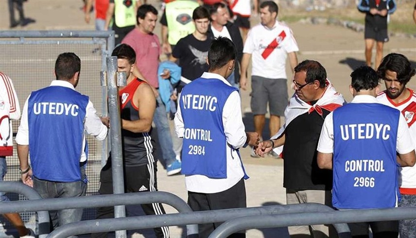 أزمة الإصلاحات العمالية تهدد بشل ملاعب الأرجنتين