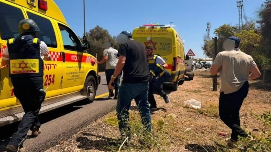 قتيل و6 جرحى بإطلاق نار في مواقع عدة وسط "إسرائيل"