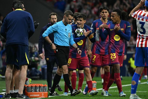 برشلونة يتقدم بشكوى جديدة إلى يويفا ضد التحكيم بعد خروجه من دوري أبطال أوروبا