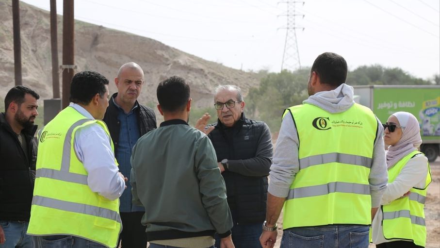 وزير الأشغال يتفقد مشاريع حمايات جسور البحر الميت