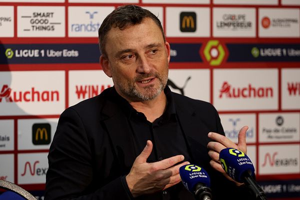 تعيين فرانك هايس مدربًا جديدًا لنادي رين الفرنسي لكرة القدم