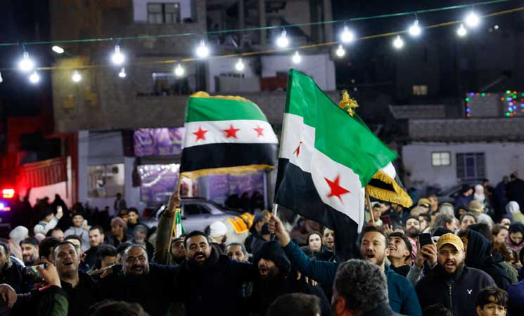 سوريون في ذكرى الثورة: أُمطرنا رصاصا بأول مظاهرة ولو عاد الزمان بنا لعدنا