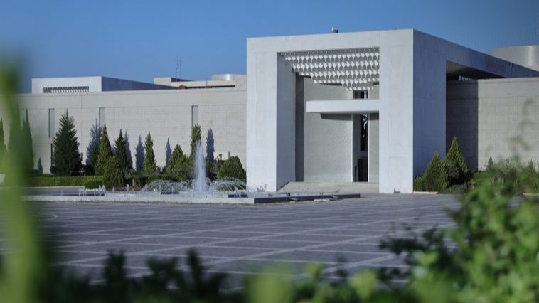 وفق شروط.. مرسوم رئاسي يعفي مخالفات جمركية من الغرامات والضرائب