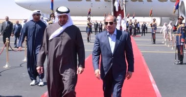 صور استقبال الرئيس السيسى رئيس دولة الإمارات العربية المتحدة بمطار العلمين