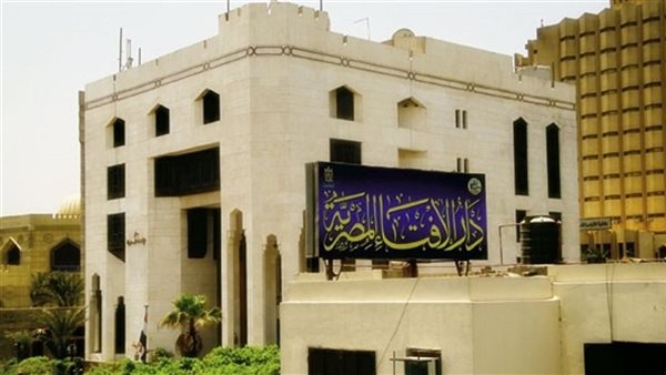 ماذا يفعل المسافر من مصر إلى السعودية بعد اختلاف رؤية الهلال بين البلدين؟