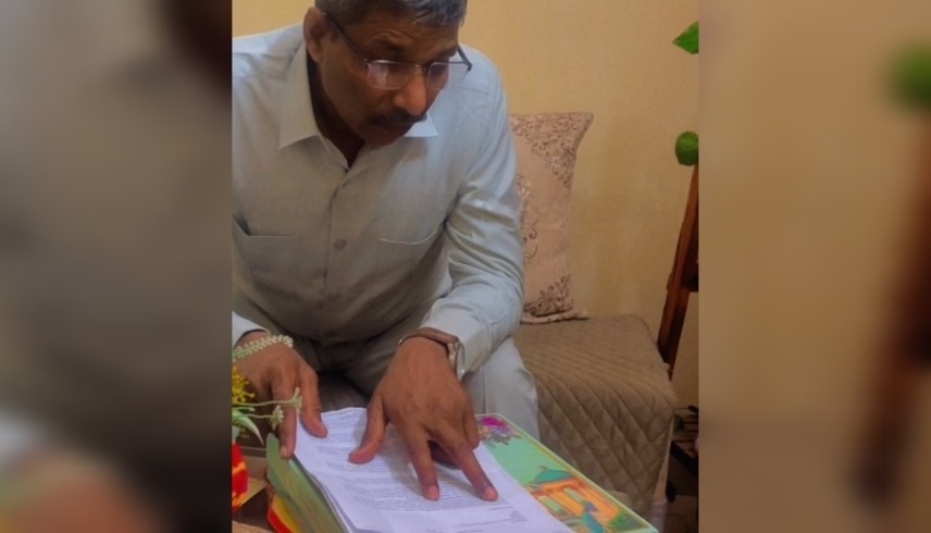 فيديو مؤثر لأب ينهار فرحاً بخطاب تعيين نجله في شركة أمازون